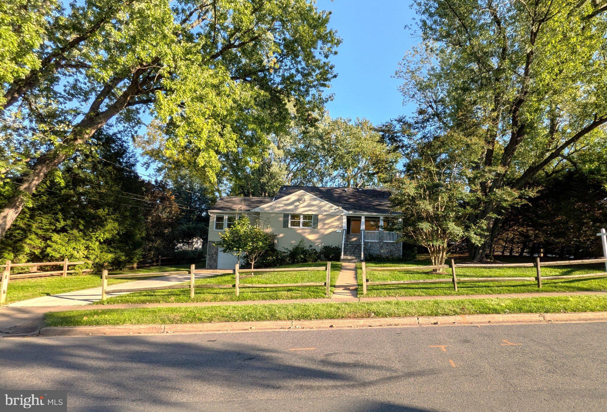 1919 YOUNGBLOOD STREET