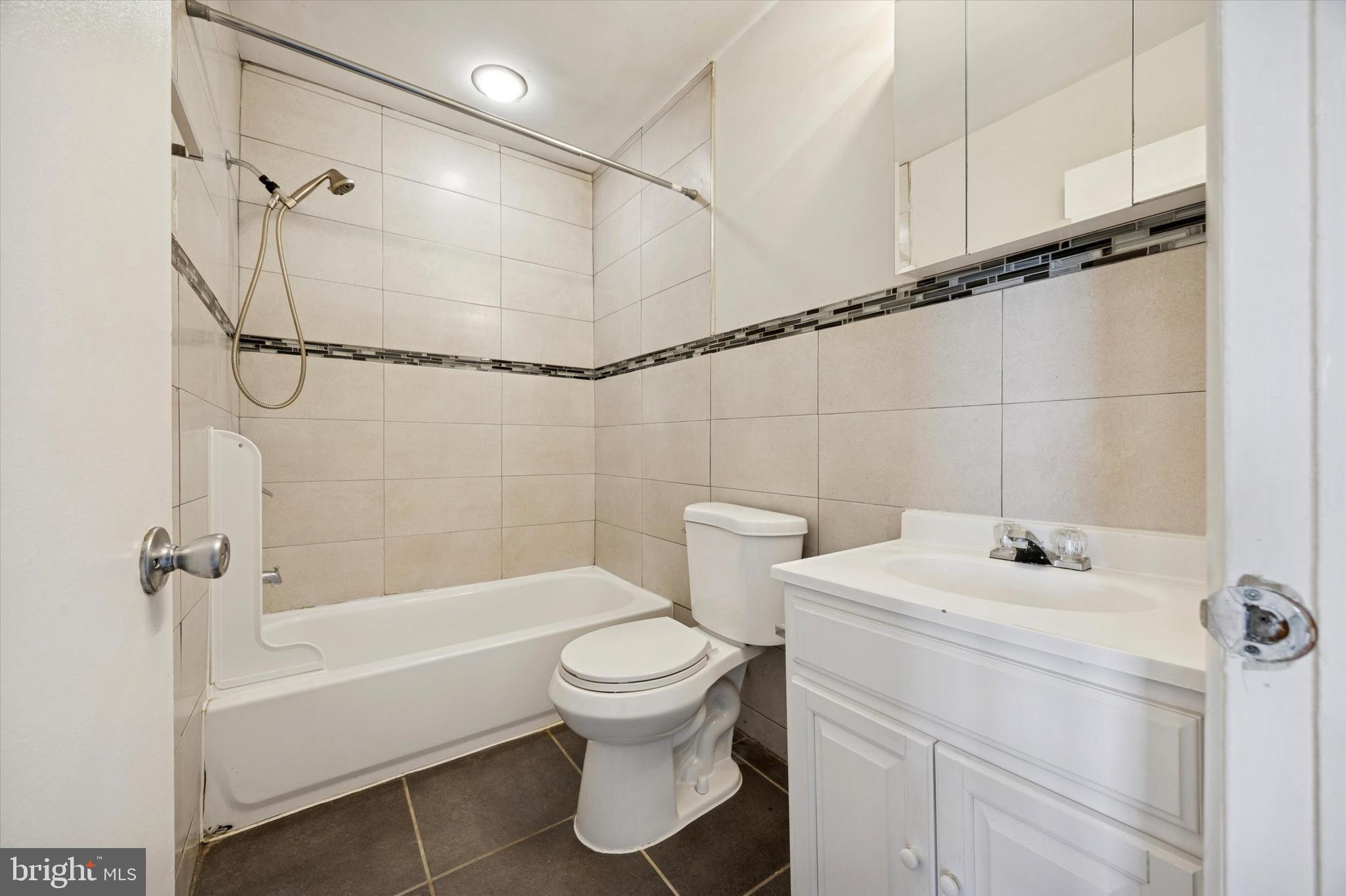 MAPLE HILL - Residential