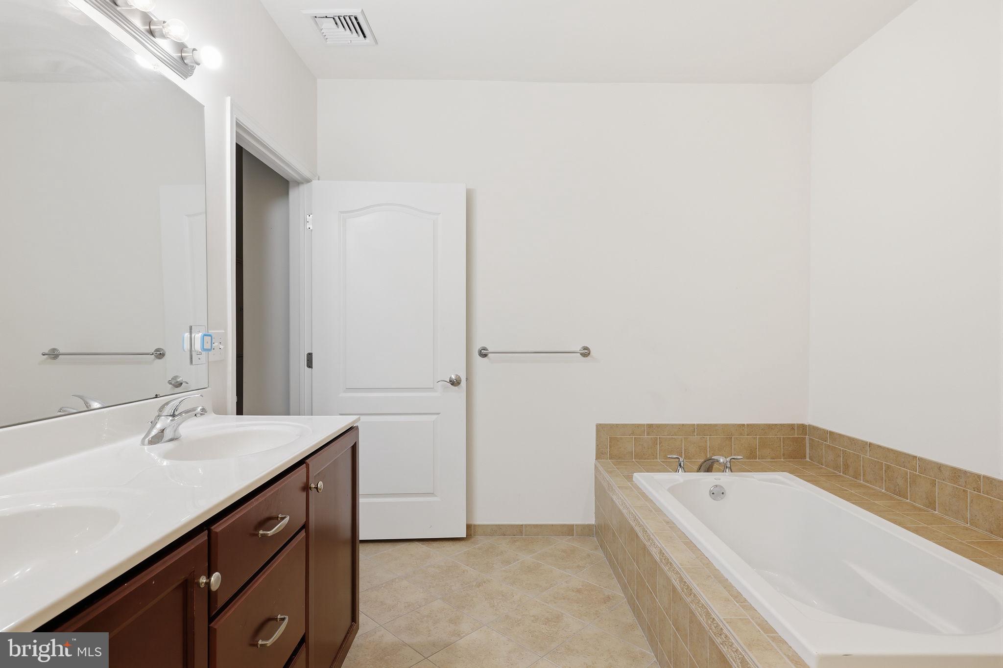 HUNTINGDON PLACE - Residential