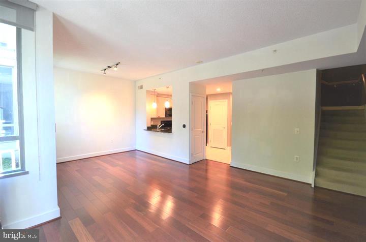 1532 N SCOTT STREET TH-9