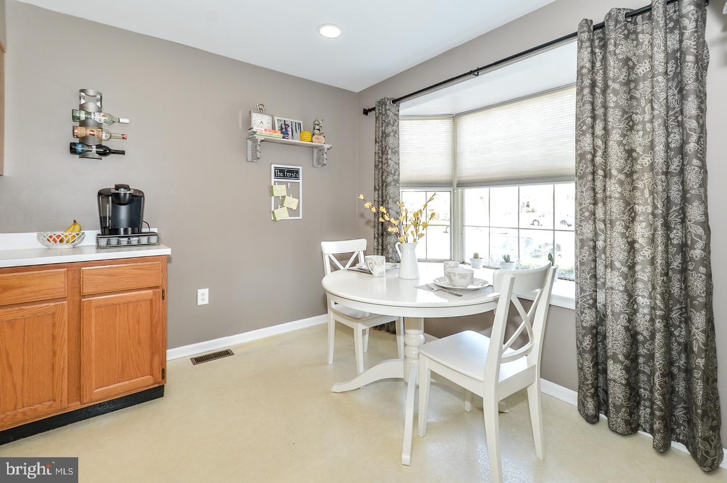 JAMESTOWN VIL - Residential Lease