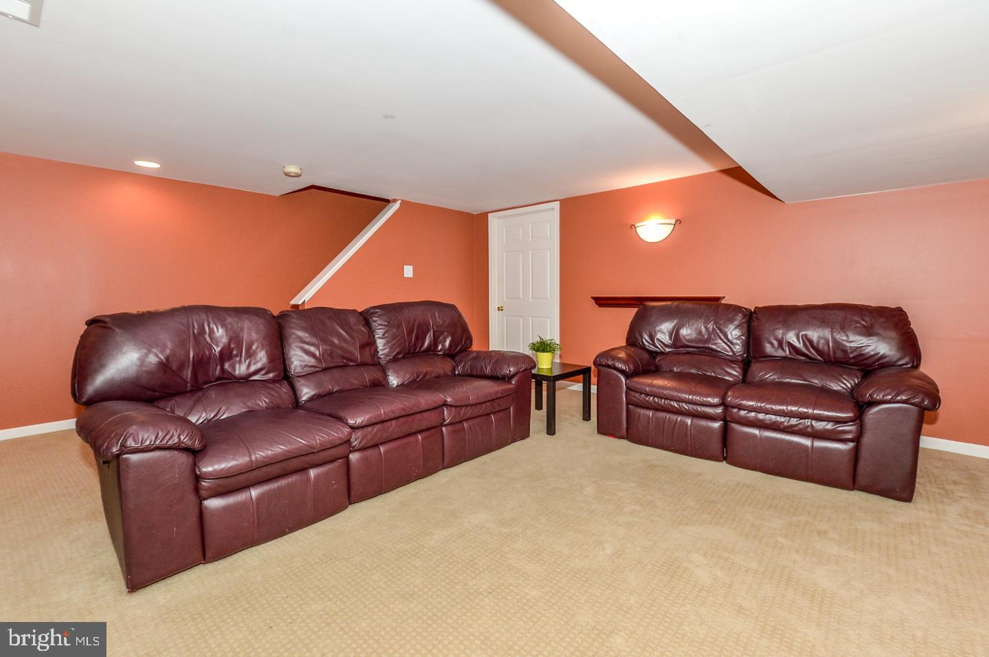 JAMESTOWN VIL - Residential Lease