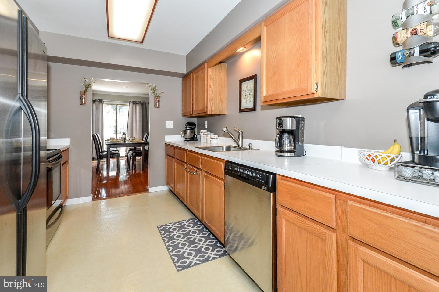 JAMESTOWN VIL - Residential Lease