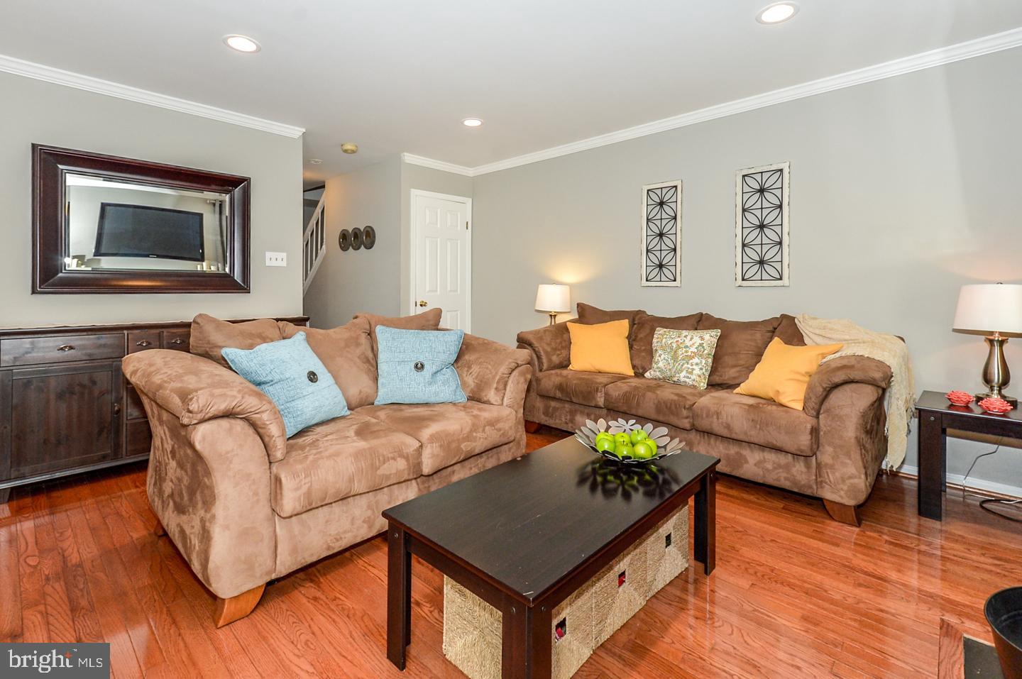 JAMESTOWN VIL - Residential Lease