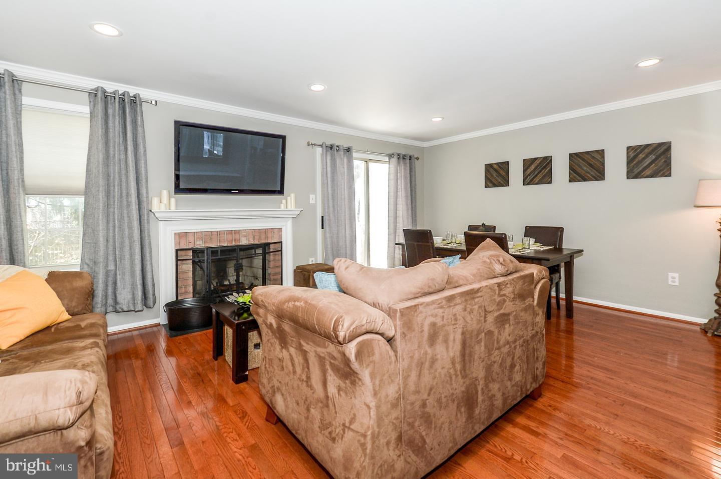 JAMESTOWN VIL - Residential Lease