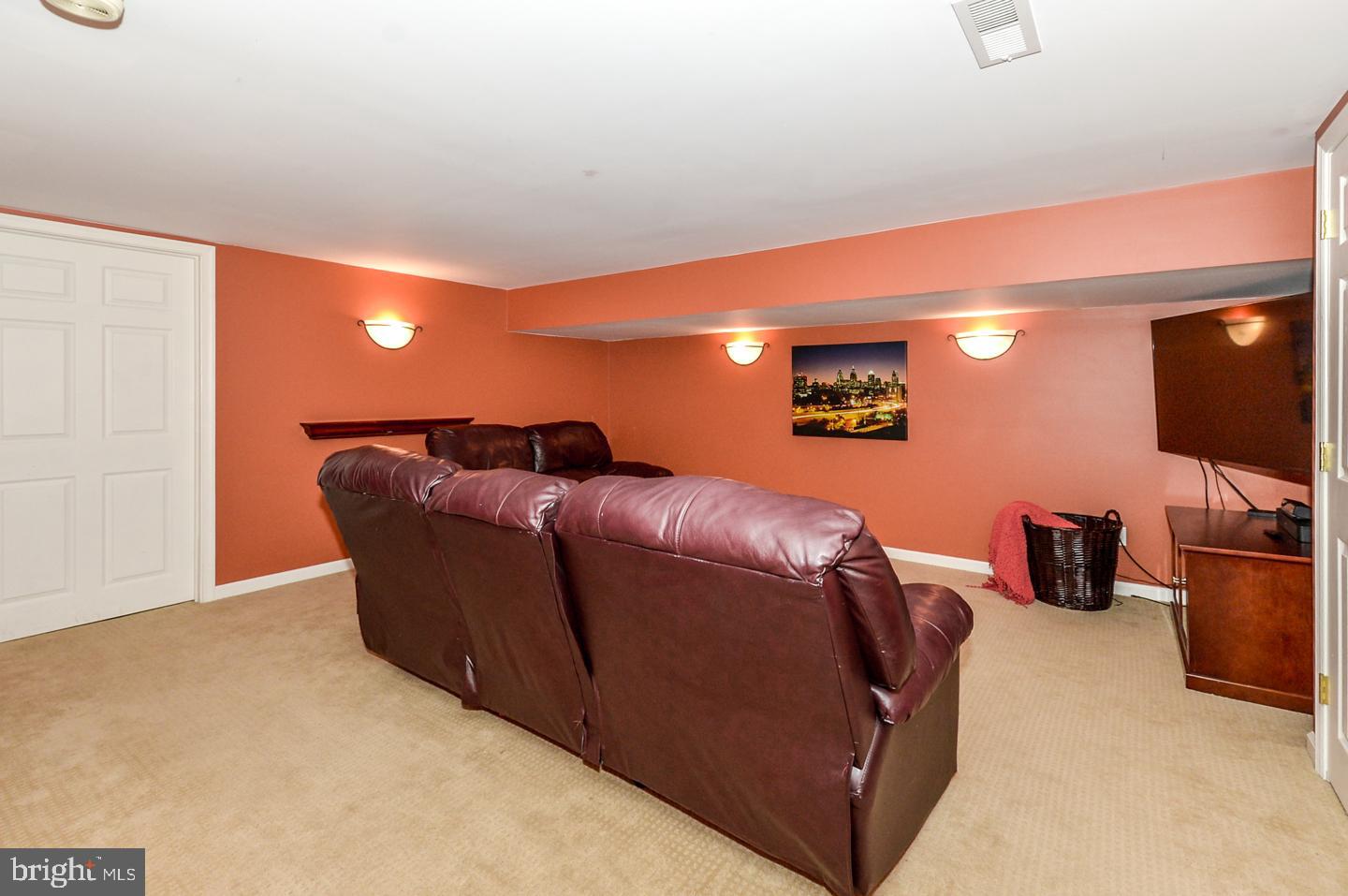 JAMESTOWN VIL - Residential Lease