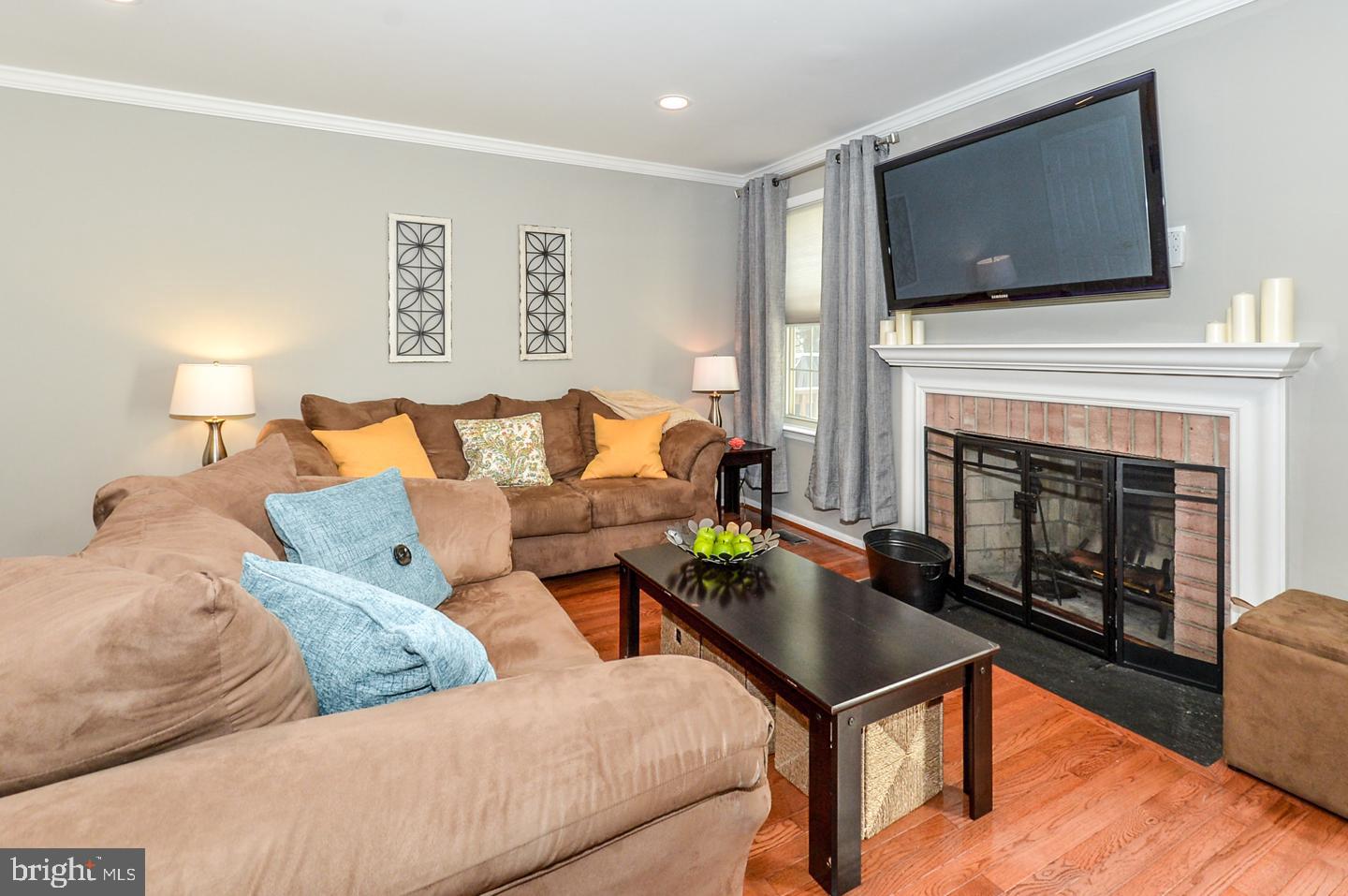 JAMESTOWN VIL - Residential Lease