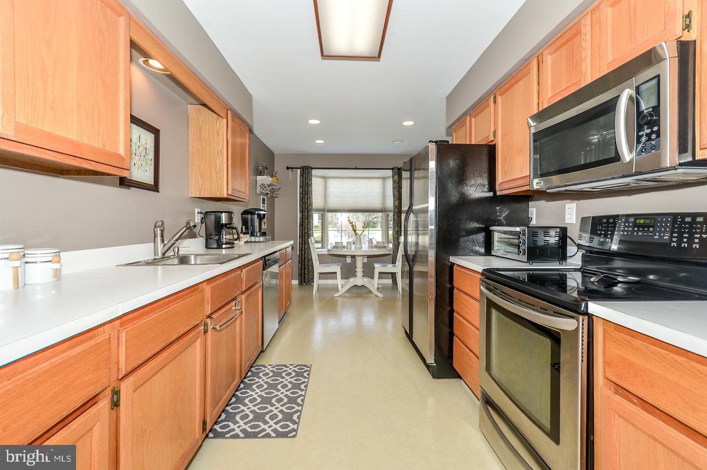 JAMESTOWN VIL - Residential Lease