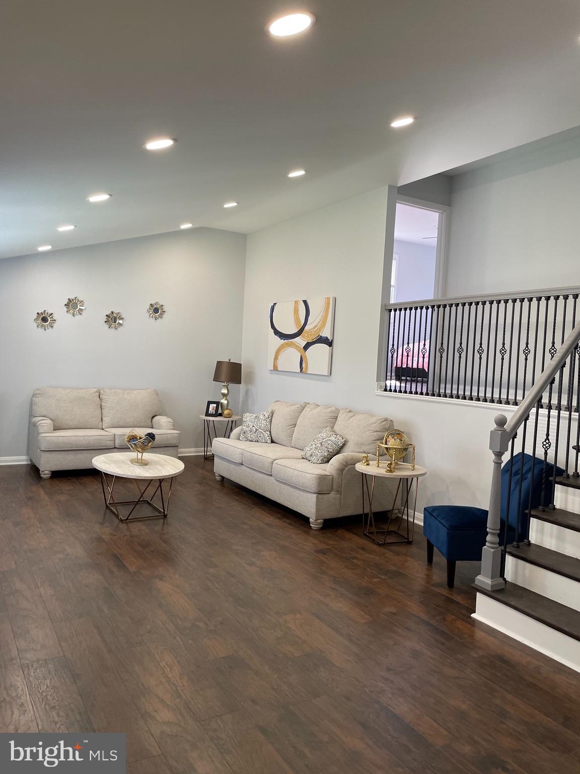 LYNNE ACRES - Residential