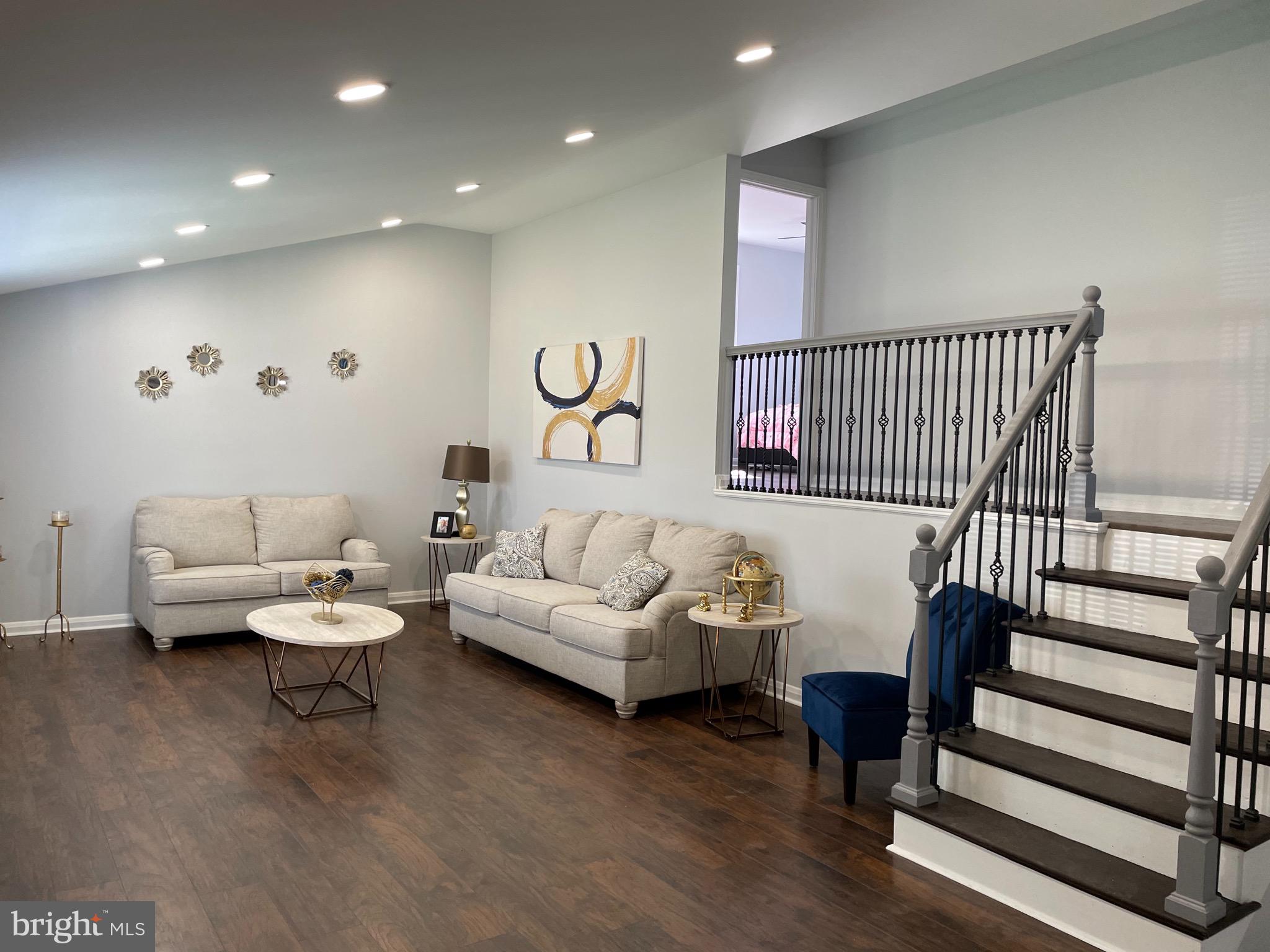 LYNNE ACRES - Residential