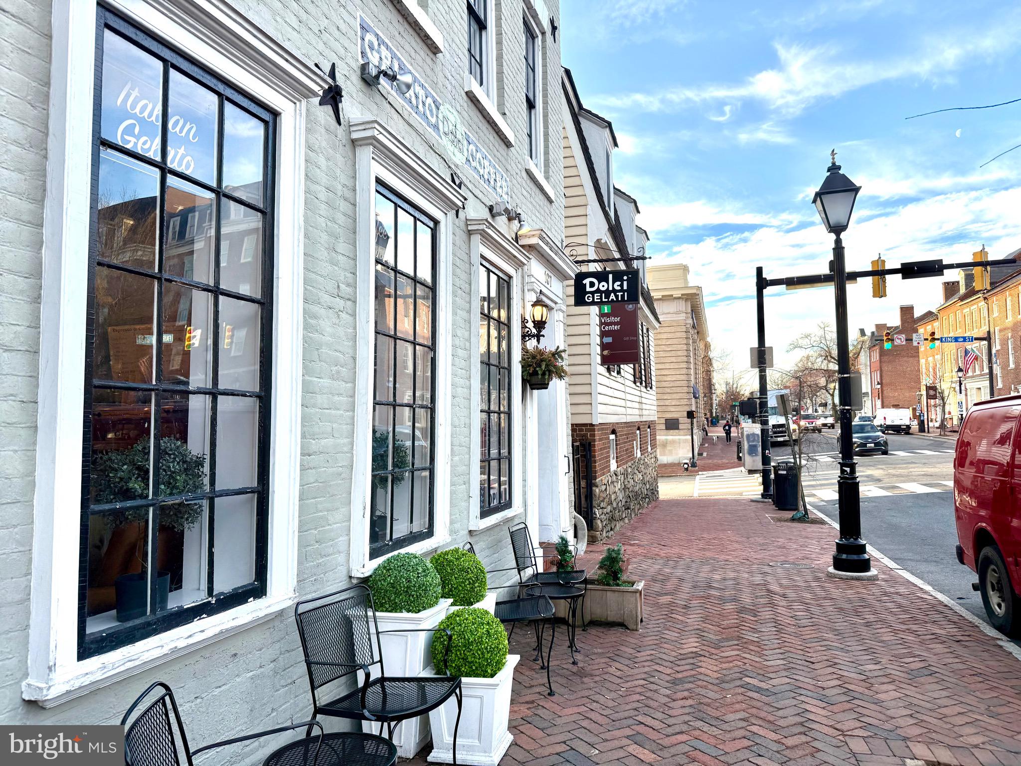 OLD TOWN ALEXANDRIA - Residential