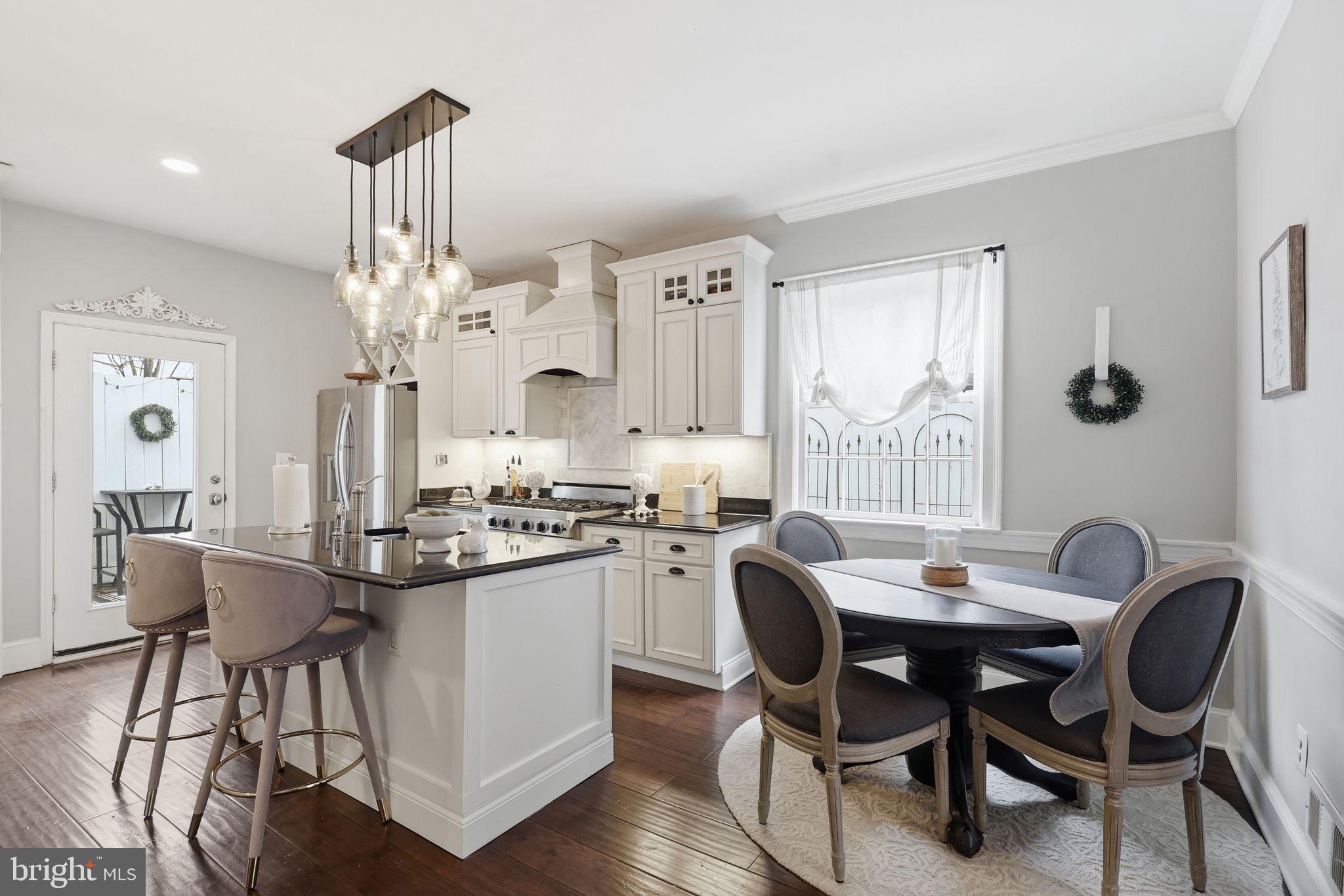 OLD TOWN ALEXANDRIA - Residential