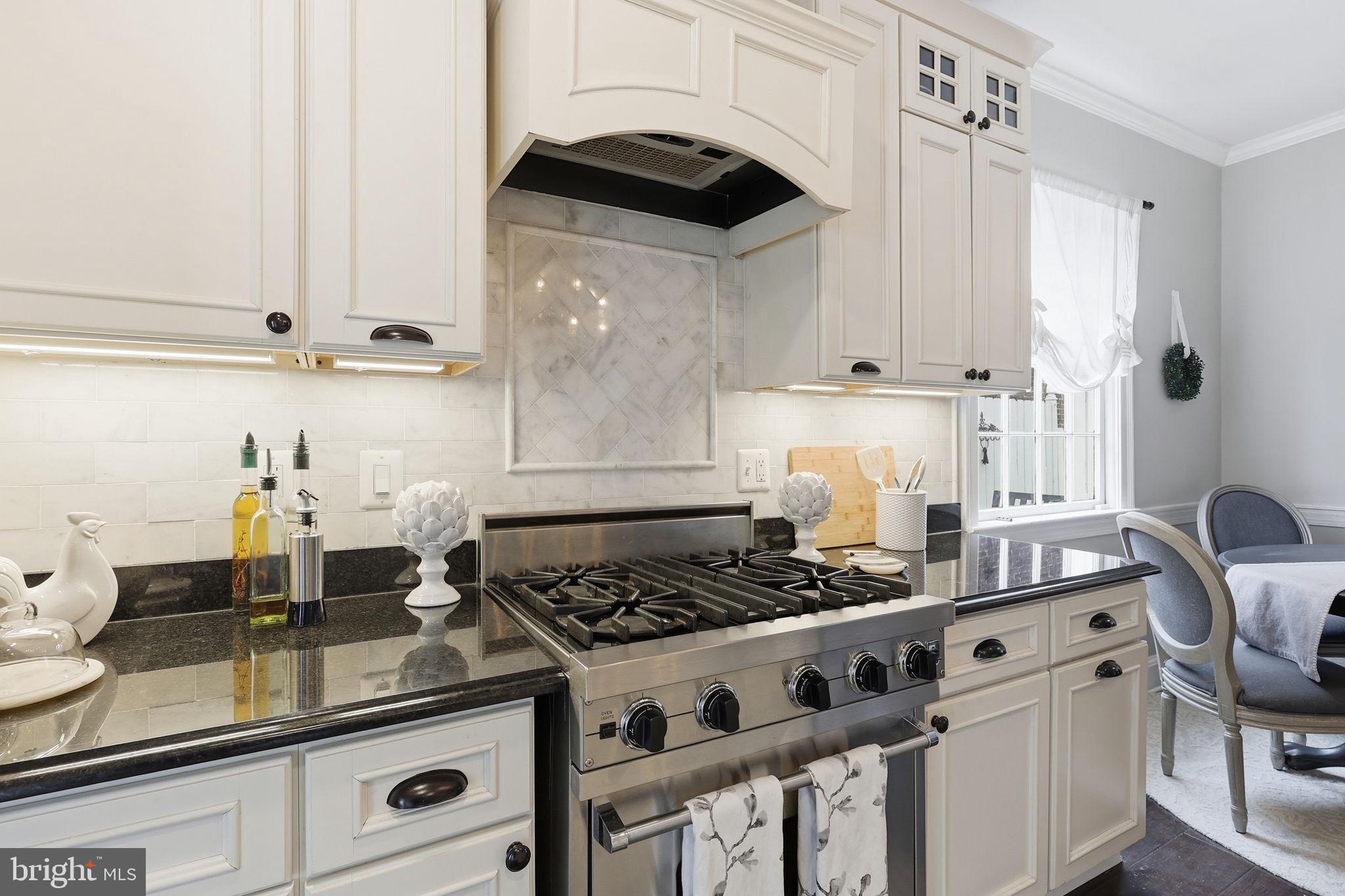 OLD TOWN ALEXANDRIA - Residential