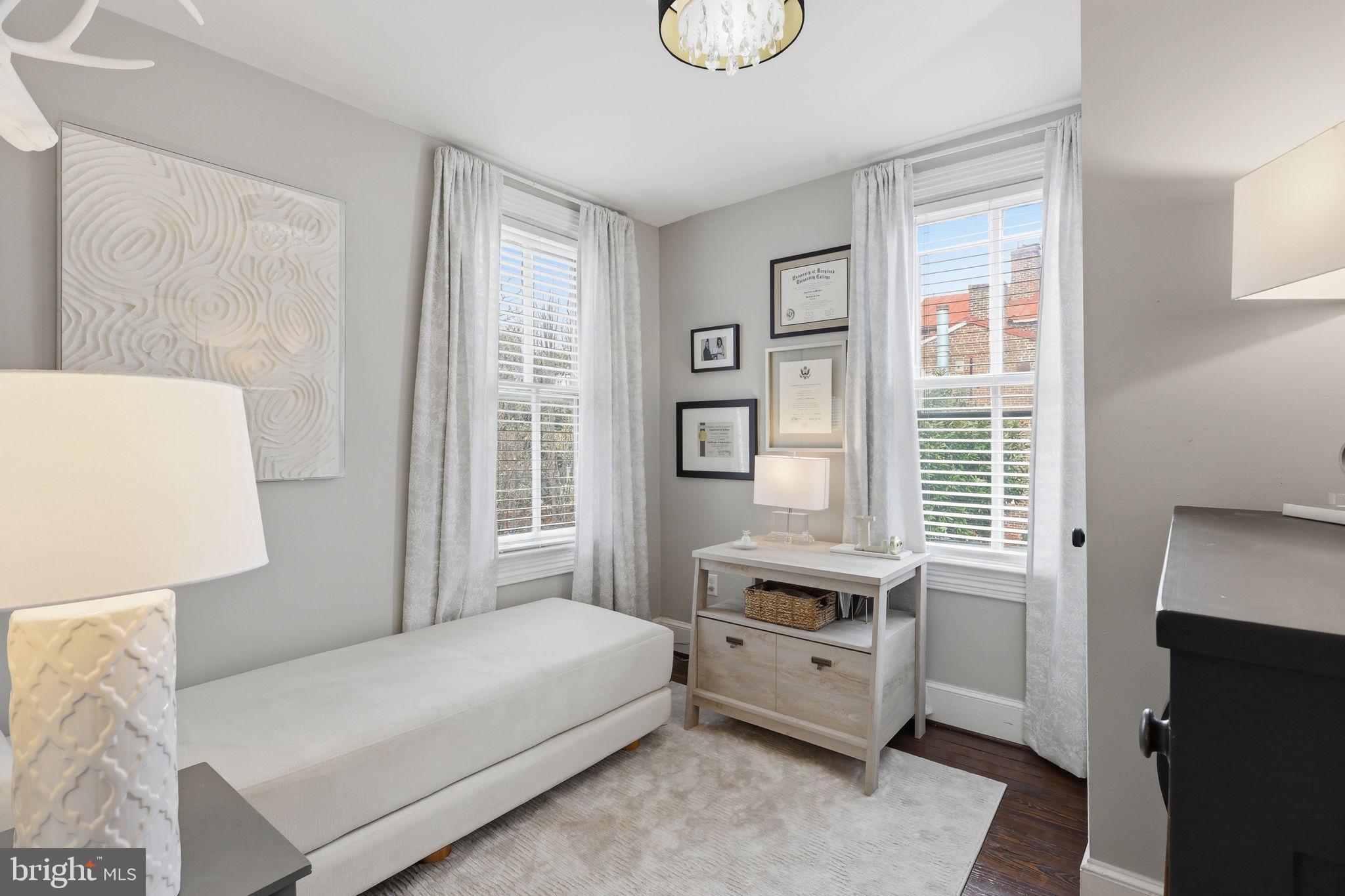 OLD TOWN ALEXANDRIA - Residential