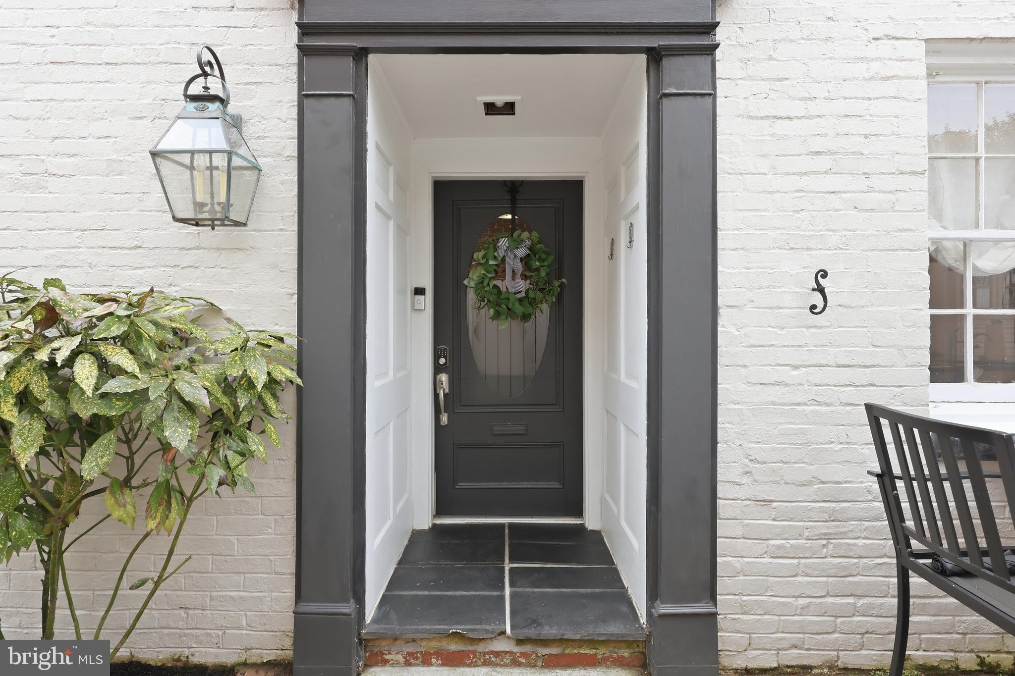 OLD TOWN ALEXANDRIA - Residential