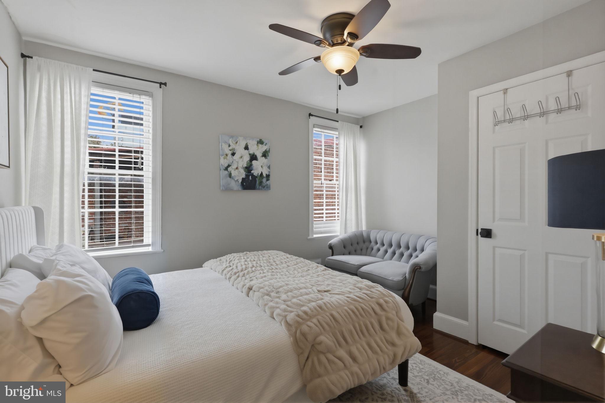 OLD TOWN ALEXANDRIA - Residential