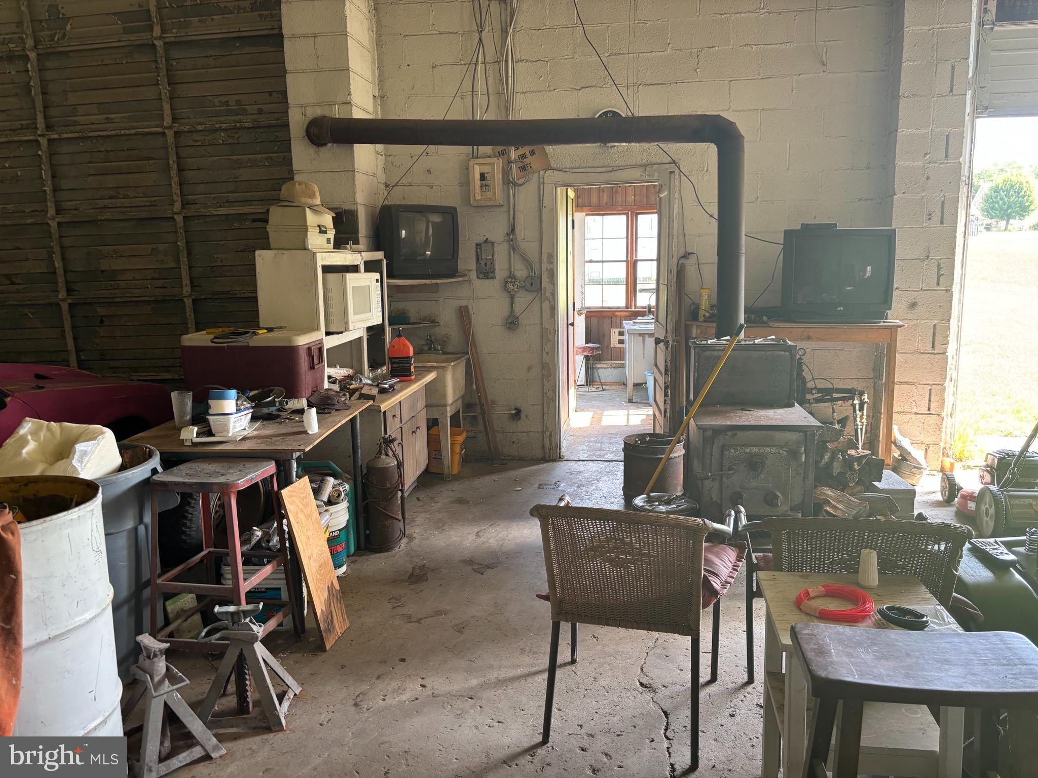 LOCUST KNOLLS - Residential