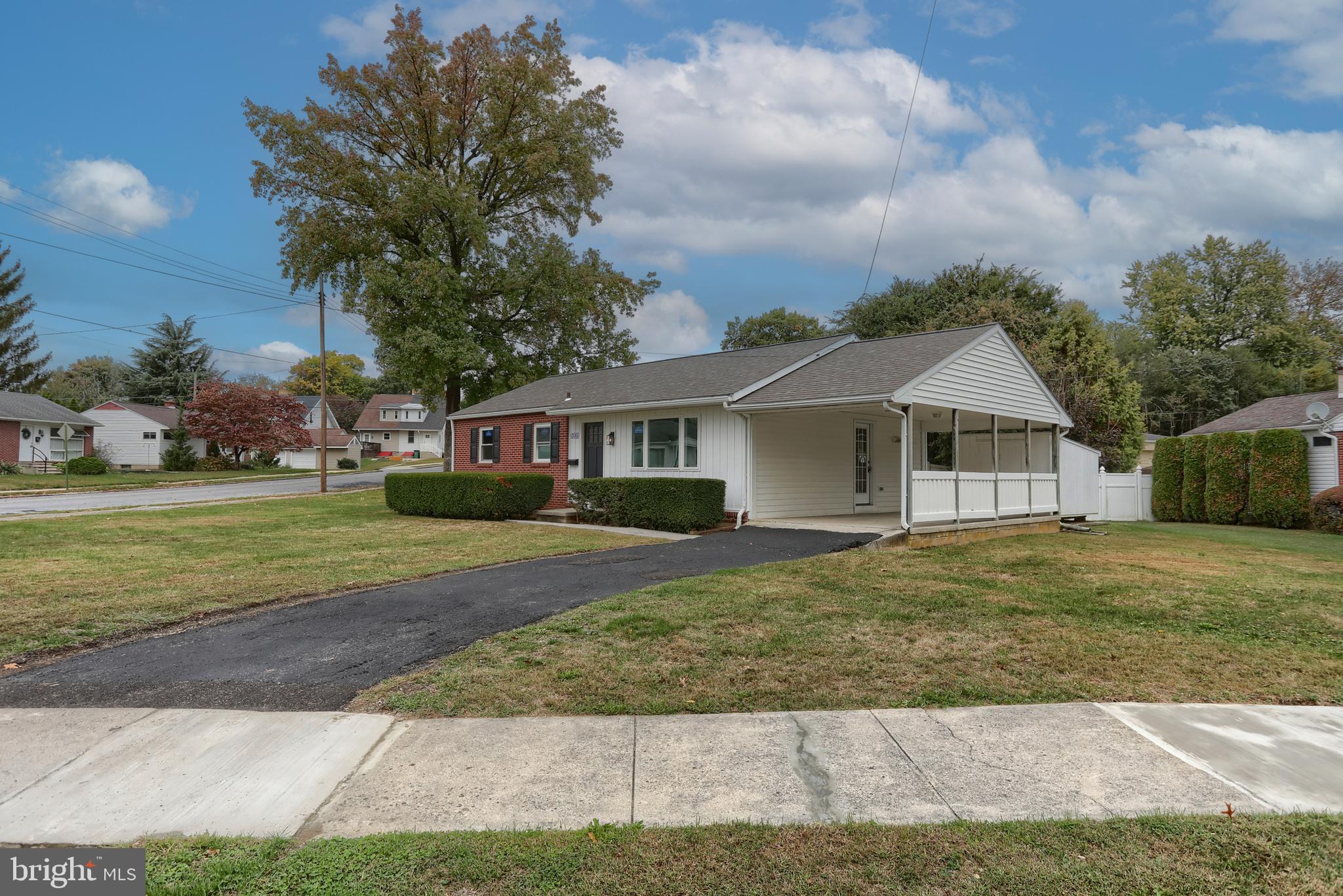 1335 POPLAR STREET