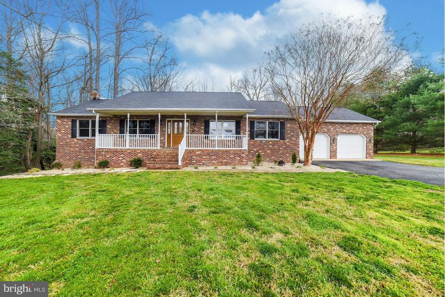 Agents please bring your non-contingent Buyers!  This custom built rambler with newly renovated kitchen, fresh paint and carpet is move in ready. Bright open floor plan and generous size bdrms. Full finished basement has unlimited possibilities for entertaining, home gym, potential 4th bdrm and more. Nice 1 acre lot with backyard patio, backs to trees.Oversized 2 car garage.Great location