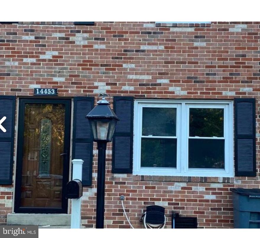 Don't miss the opportunity to rent this spacious townhouse that combines style, comfort, and convenience. This 3 bedroom townhouse is convenientaly situated minutes from 95, parks, shopping and dining.