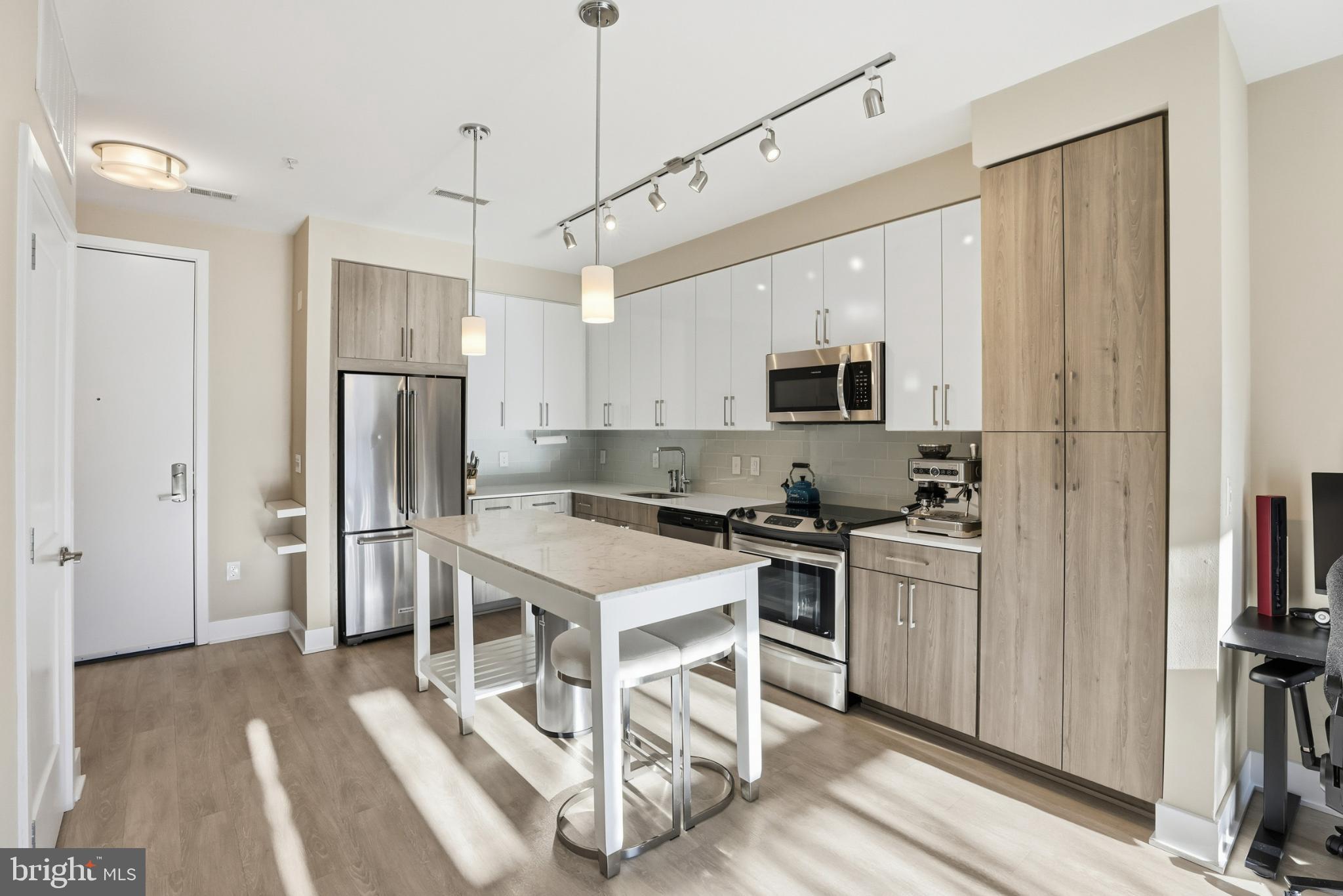 145 RIVERHAVEN DRIVE 245