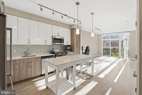 Condo For Sale - 145 Riverhaven Drive #245<br/> OXON HILL, MD 20745