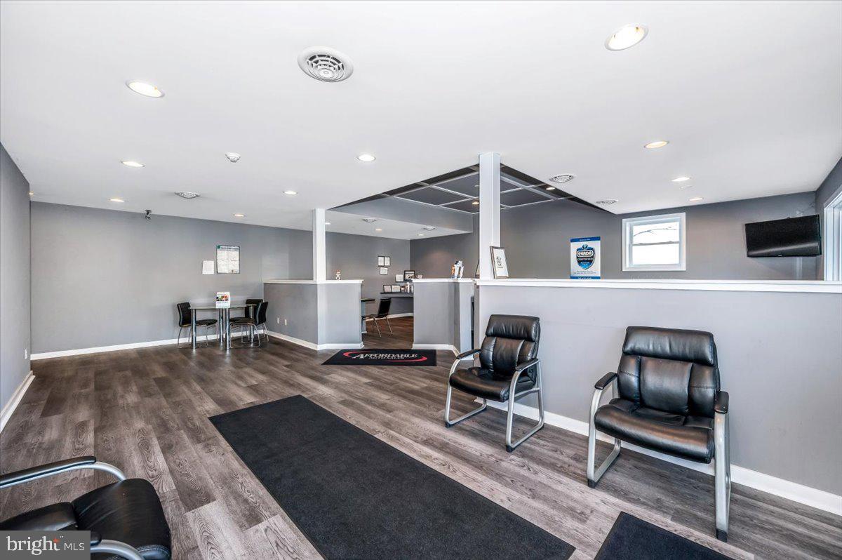 CHAMBERSBURG - Commercial Sale