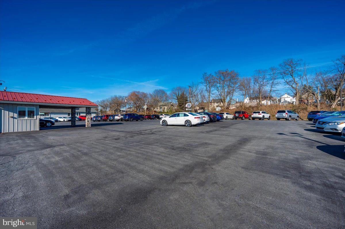 CHAMBERSBURG - Commercial Sale