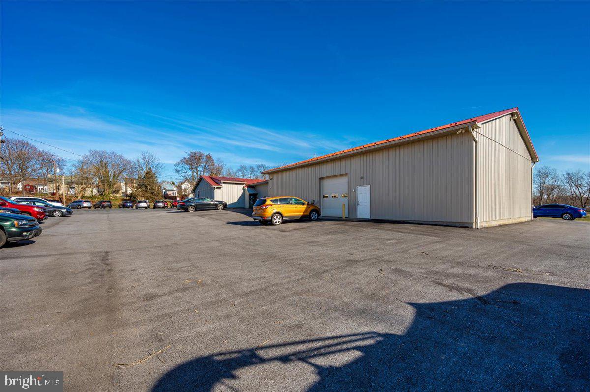 CHAMBERSBURG - Commercial Sale