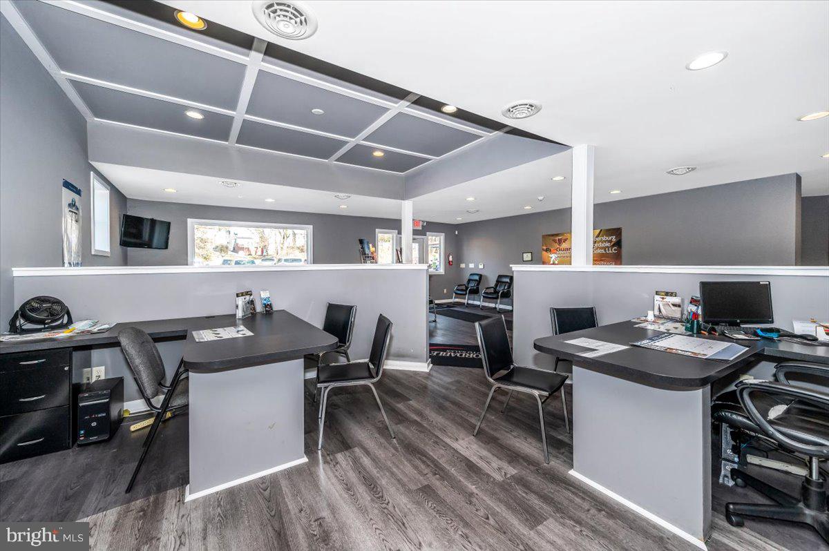 CHAMBERSBURG - Commercial Sale