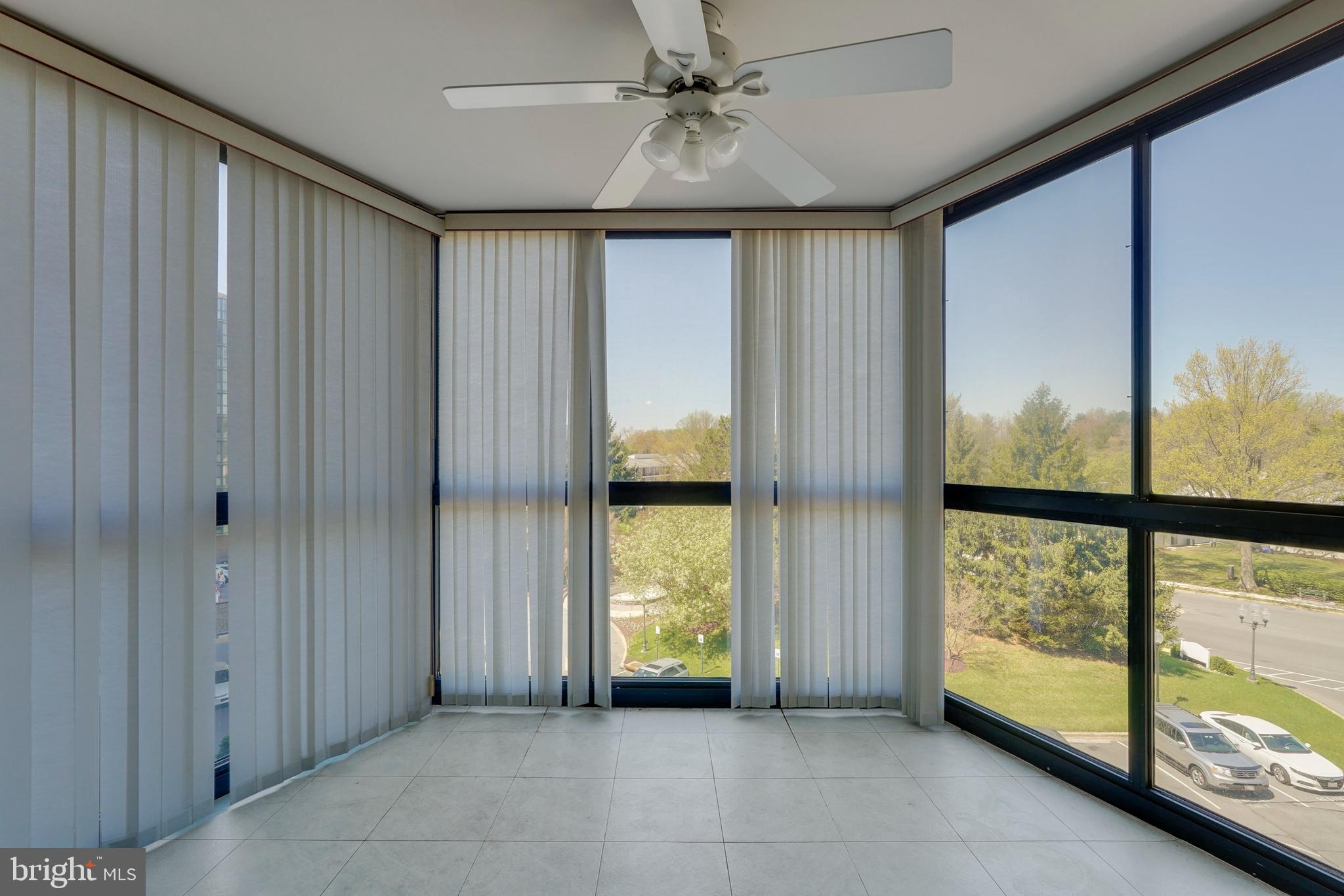 LEISURE WORLD - Residential