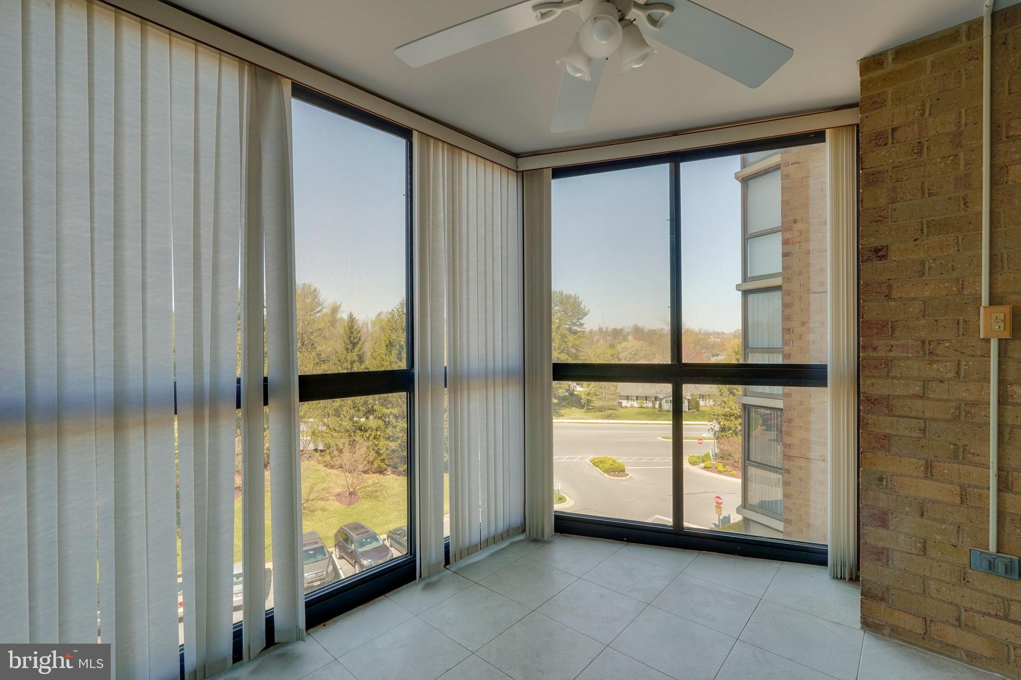 LEISURE WORLD - Residential