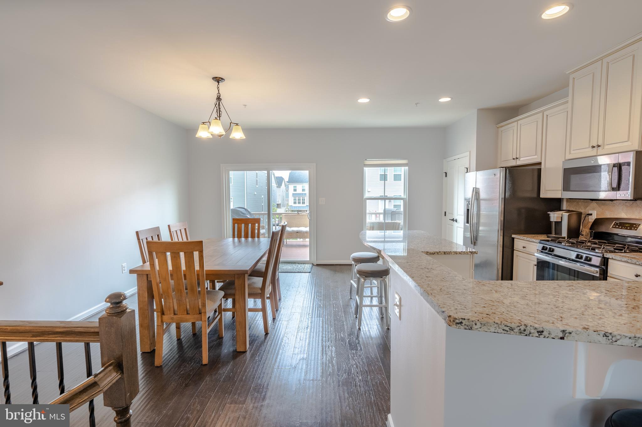 CREEKSIDE VILLAGE AT TANYARD SPRINGS - Residential