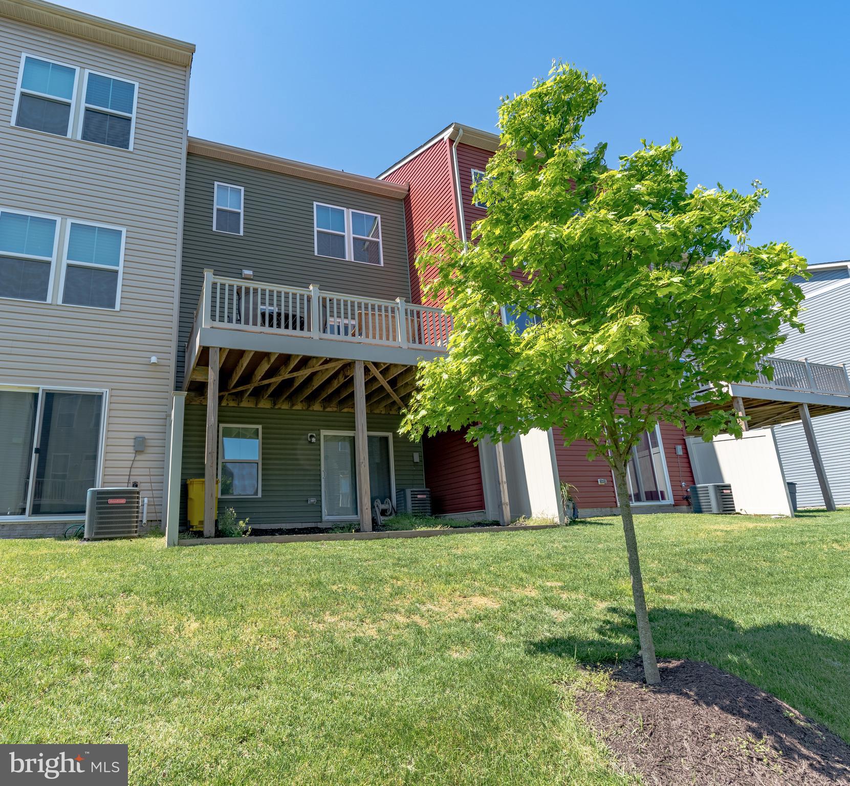 CREEKSIDE VILLAGE AT TANYARD SPRINGS - Residential