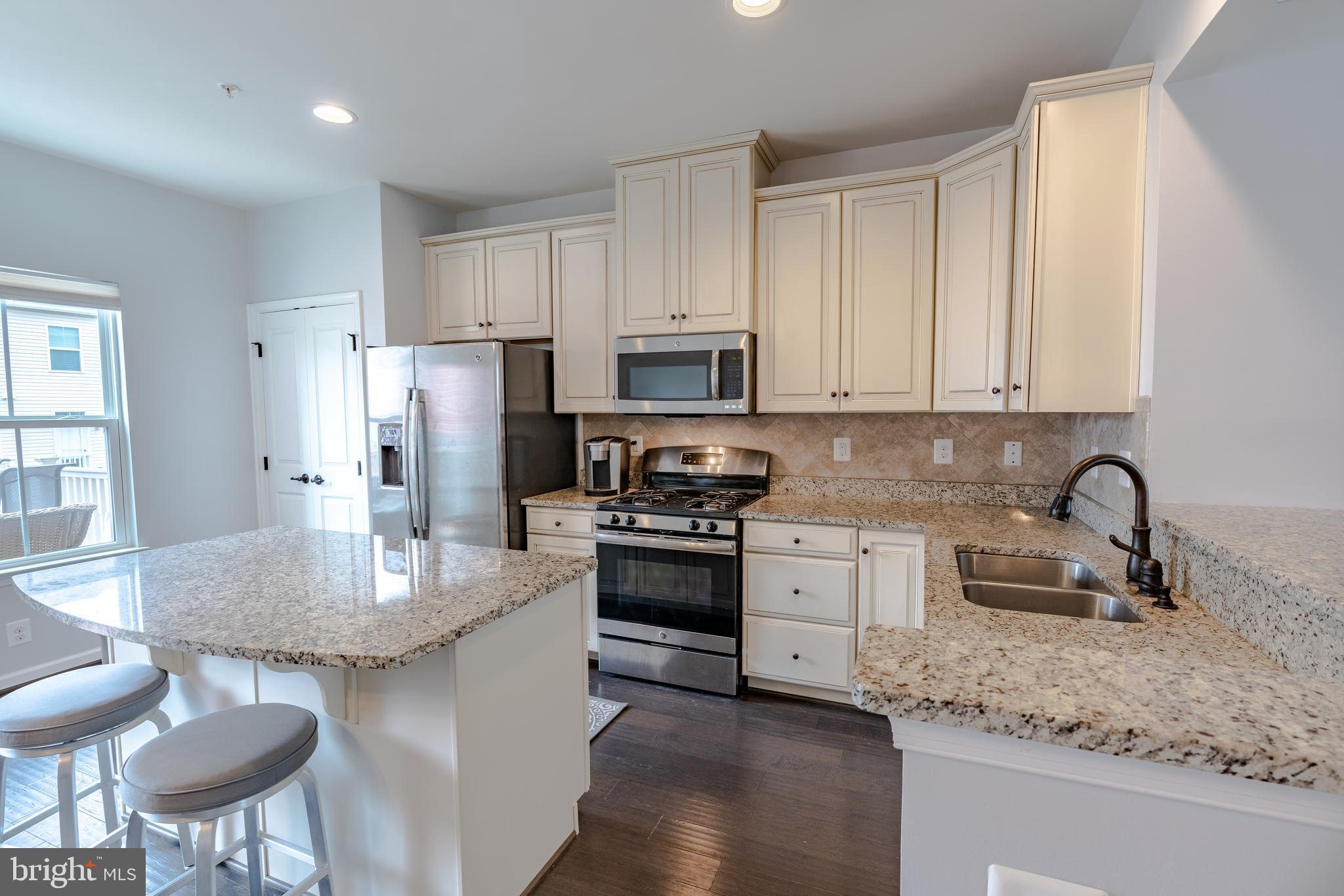 CREEKSIDE VILLAGE AT TANYARD SPRINGS - Residential