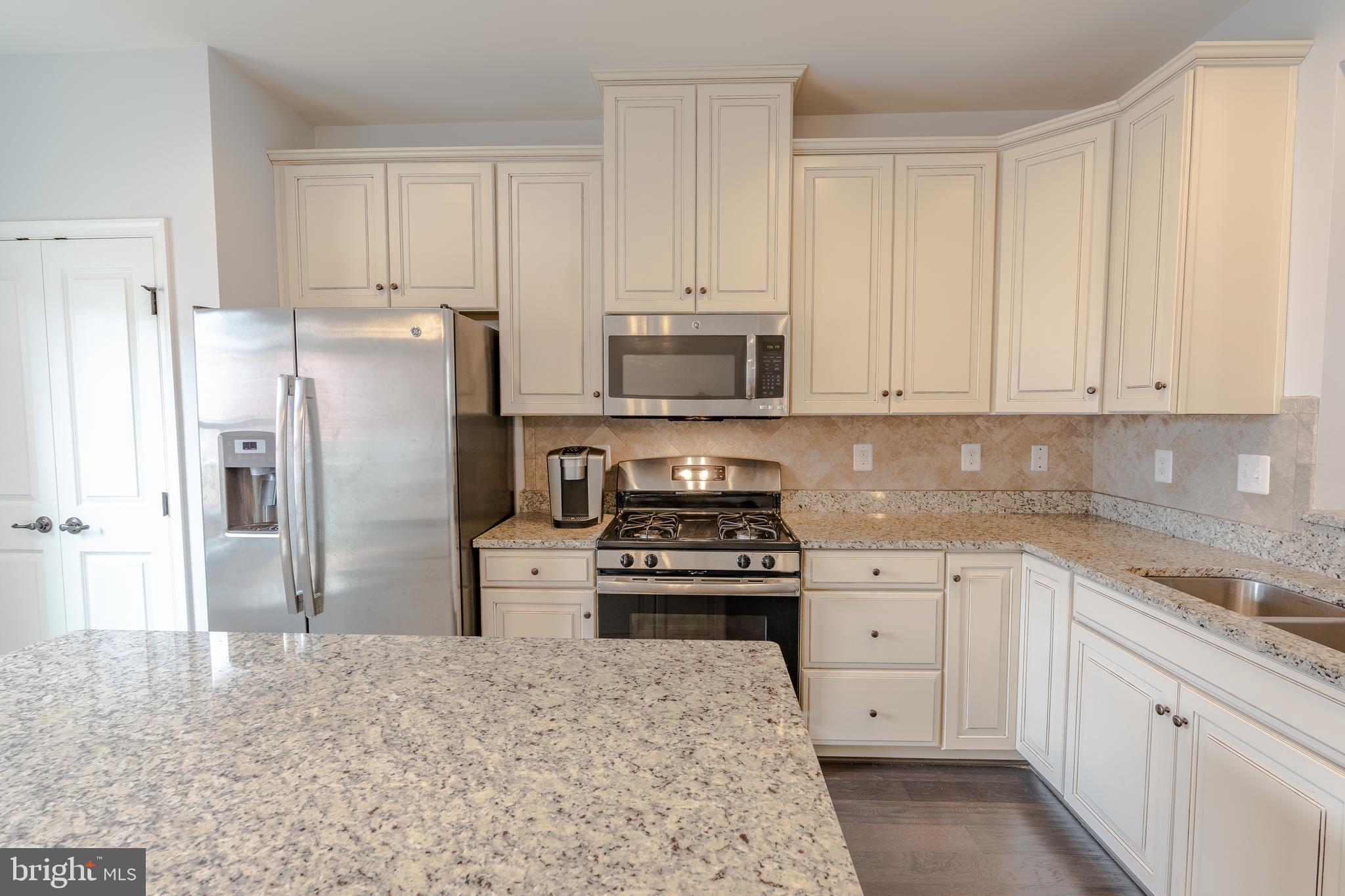 CREEKSIDE VILLAGE AT TANYARD SPRINGS - Residential