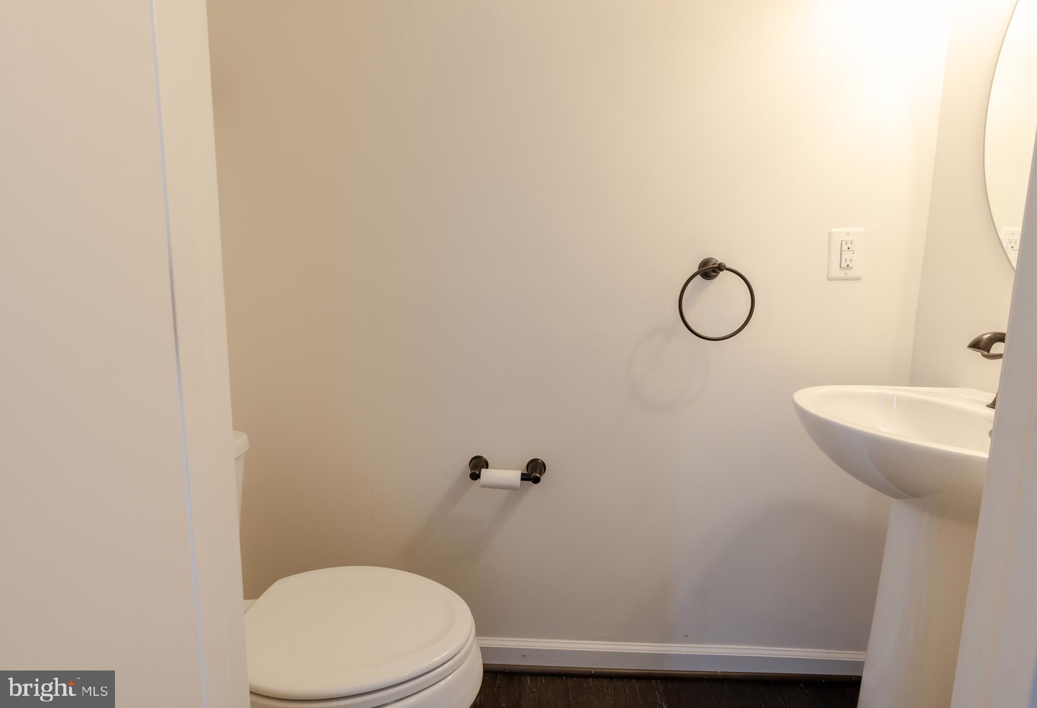 CREEKSIDE VILLAGE AT TANYARD SPRINGS - Residential