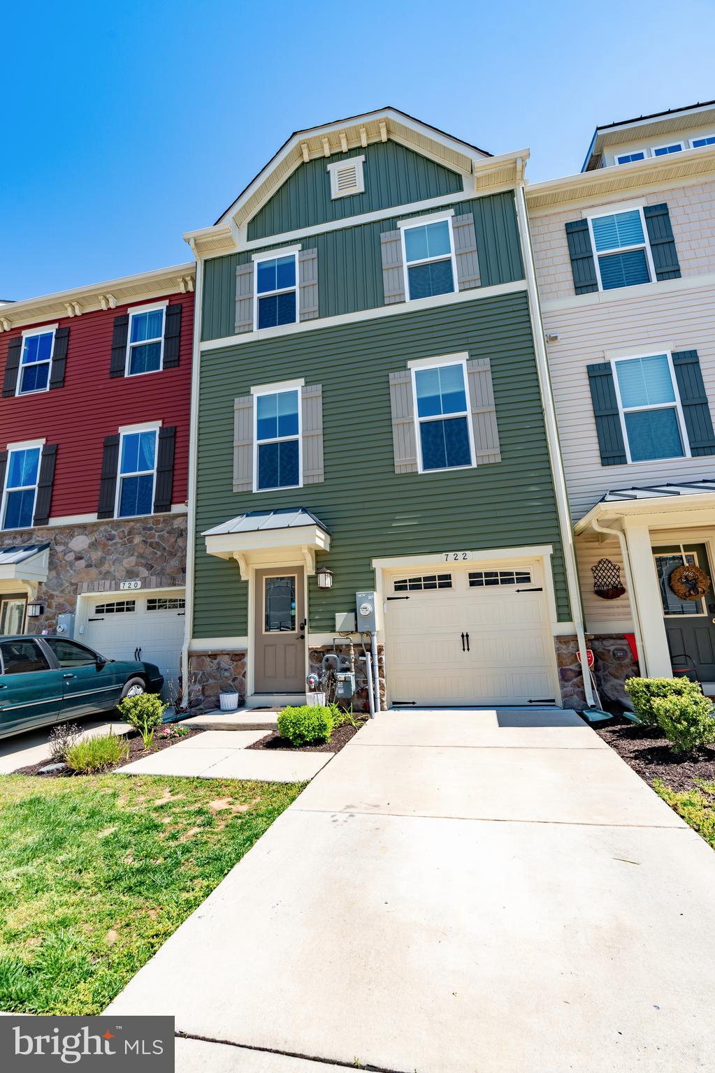 CREEKSIDE VILLAGE AT TANYARD SPRINGS - Residential