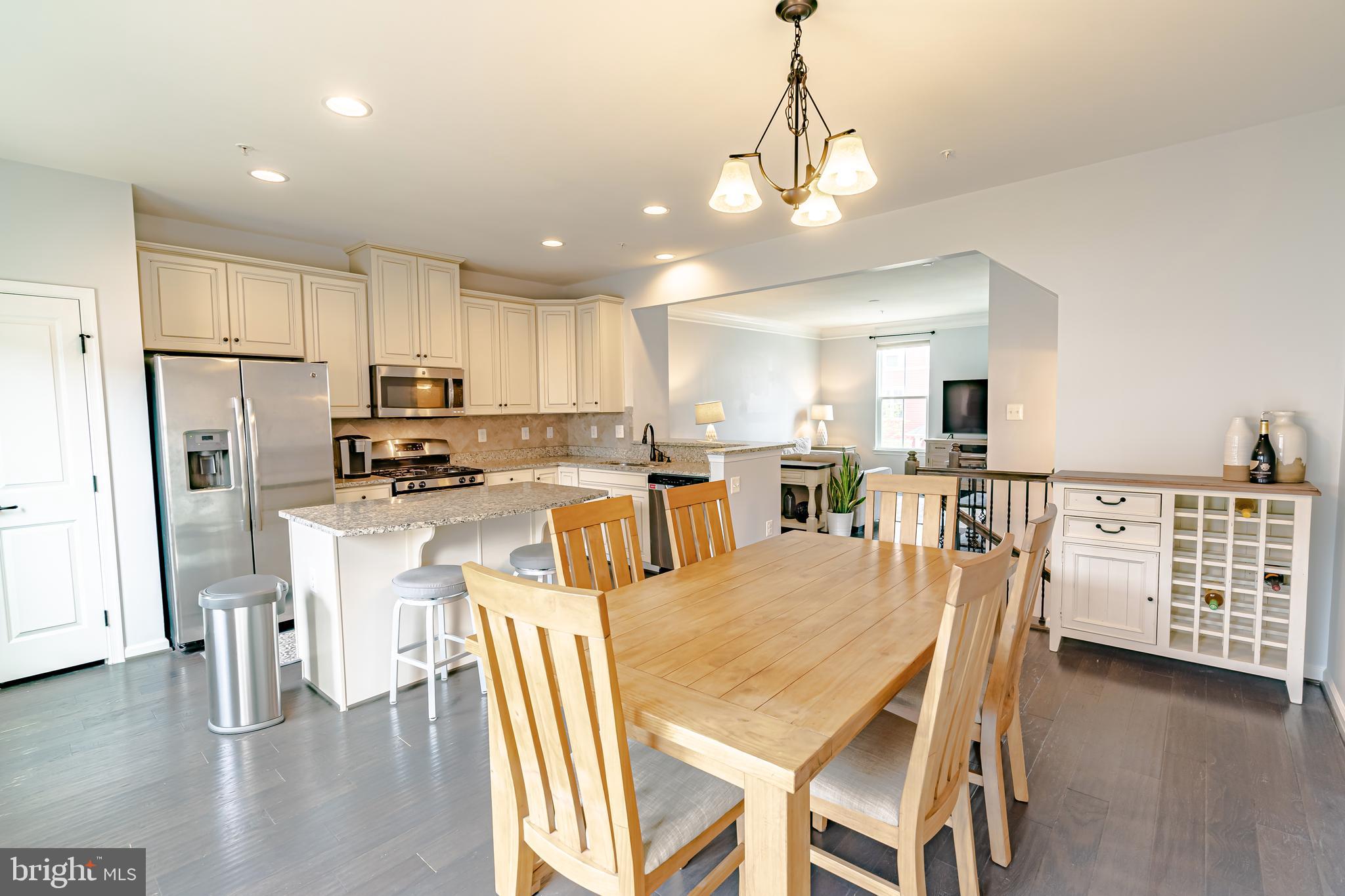 CREEKSIDE VILLAGE AT TANYARD SPRINGS - Residential