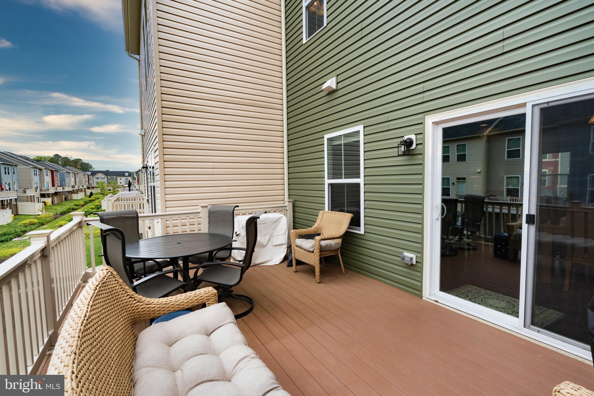 CREEKSIDE VILLAGE AT TANYARD SPRINGS - Residential