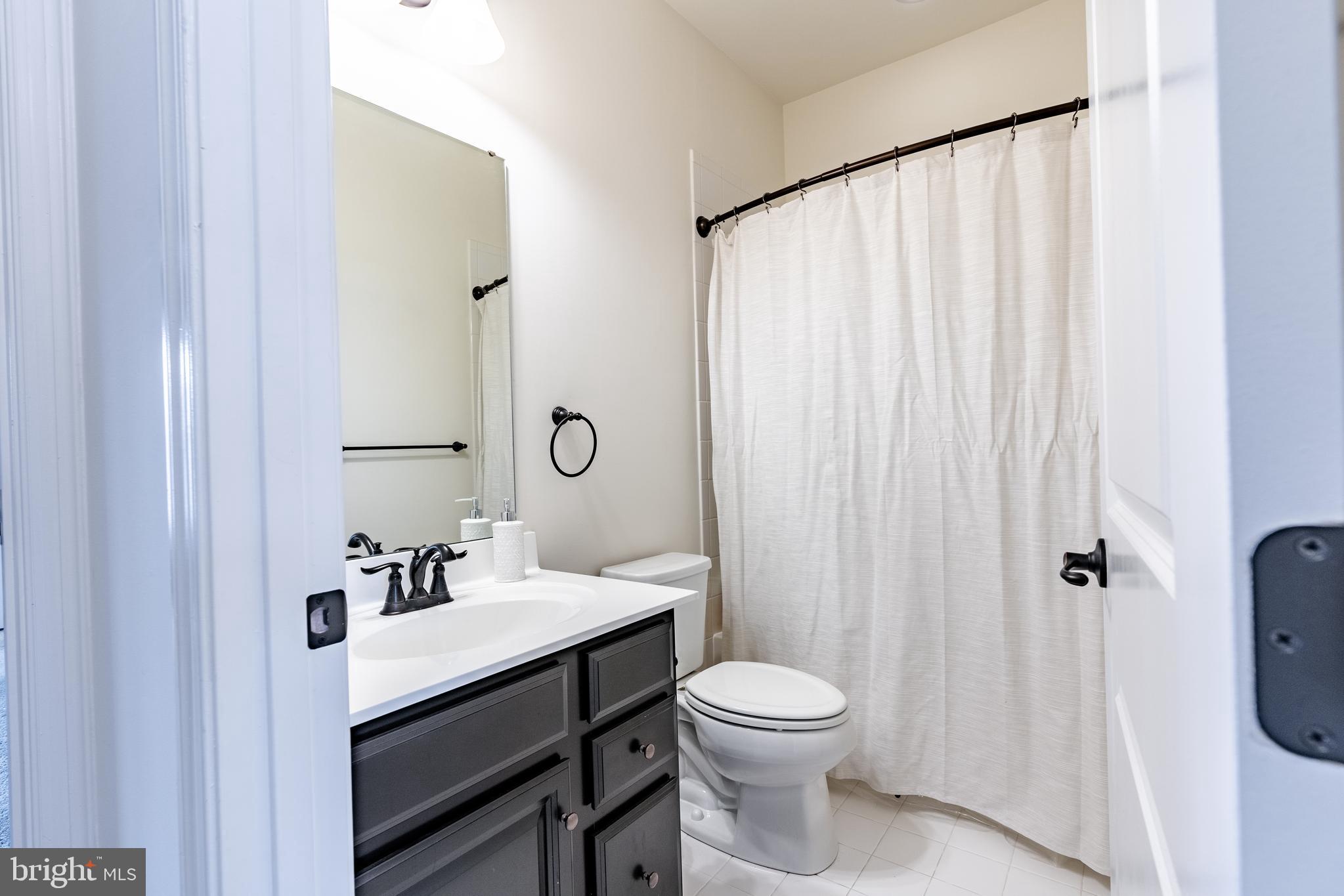 CREEKSIDE VILLAGE AT TANYARD SPRINGS - Residential