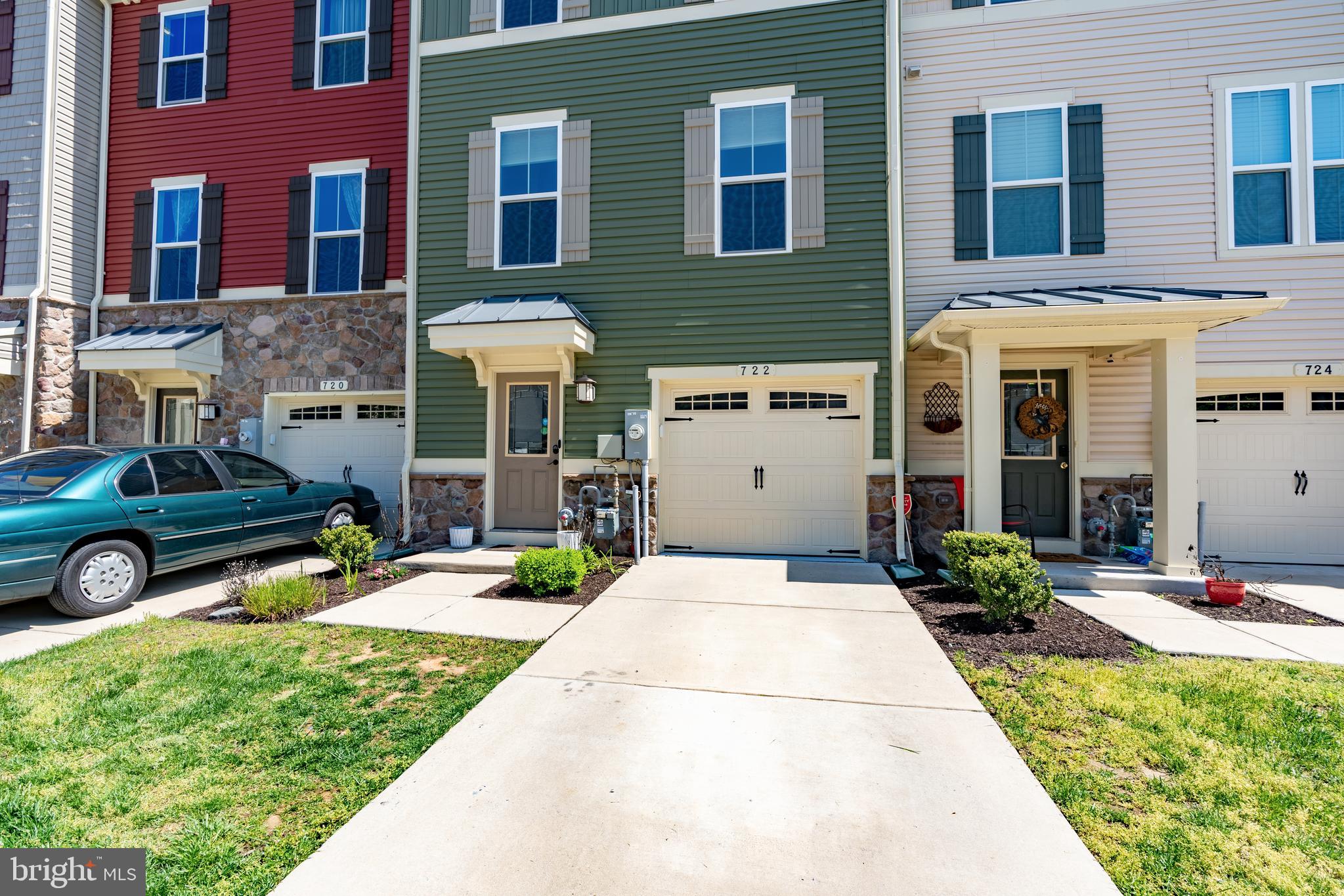 CREEKSIDE VILLAGE AT TANYARD SPRINGS - Residential