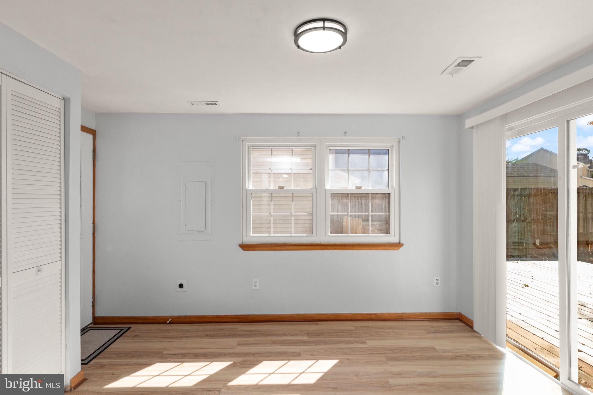 WILLOUGHBY WOODS - Residential