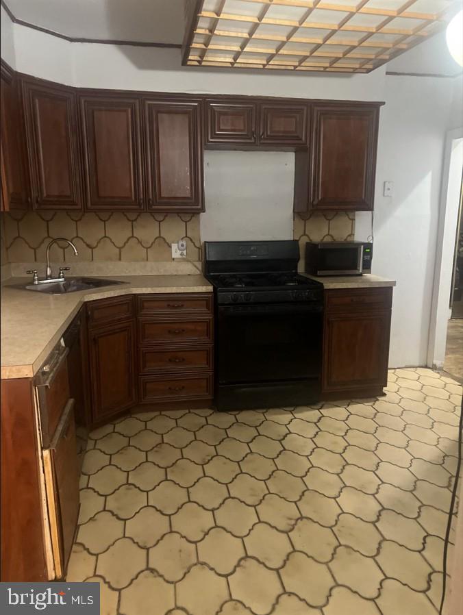 EAST OAK LANE - Residential