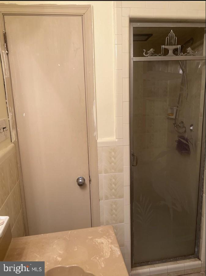 EAST OAK LANE - Residential