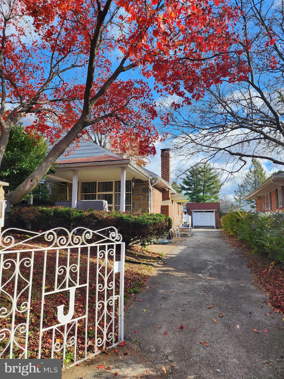 EAST OAK LANE - Residential