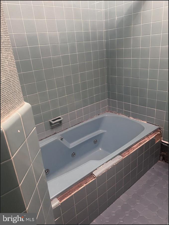 EAST OAK LANE - Residential