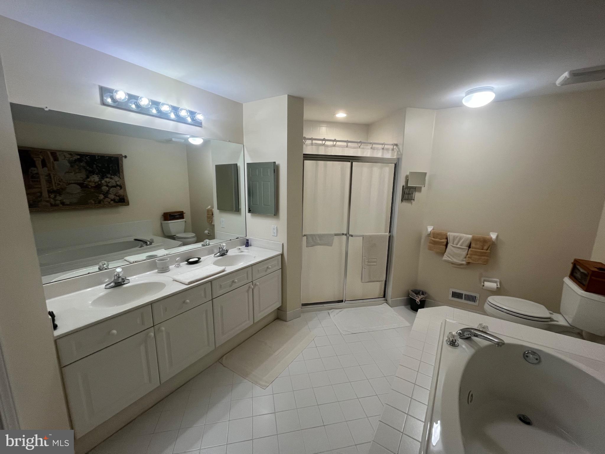 COUNTRY CROSSING - Residential