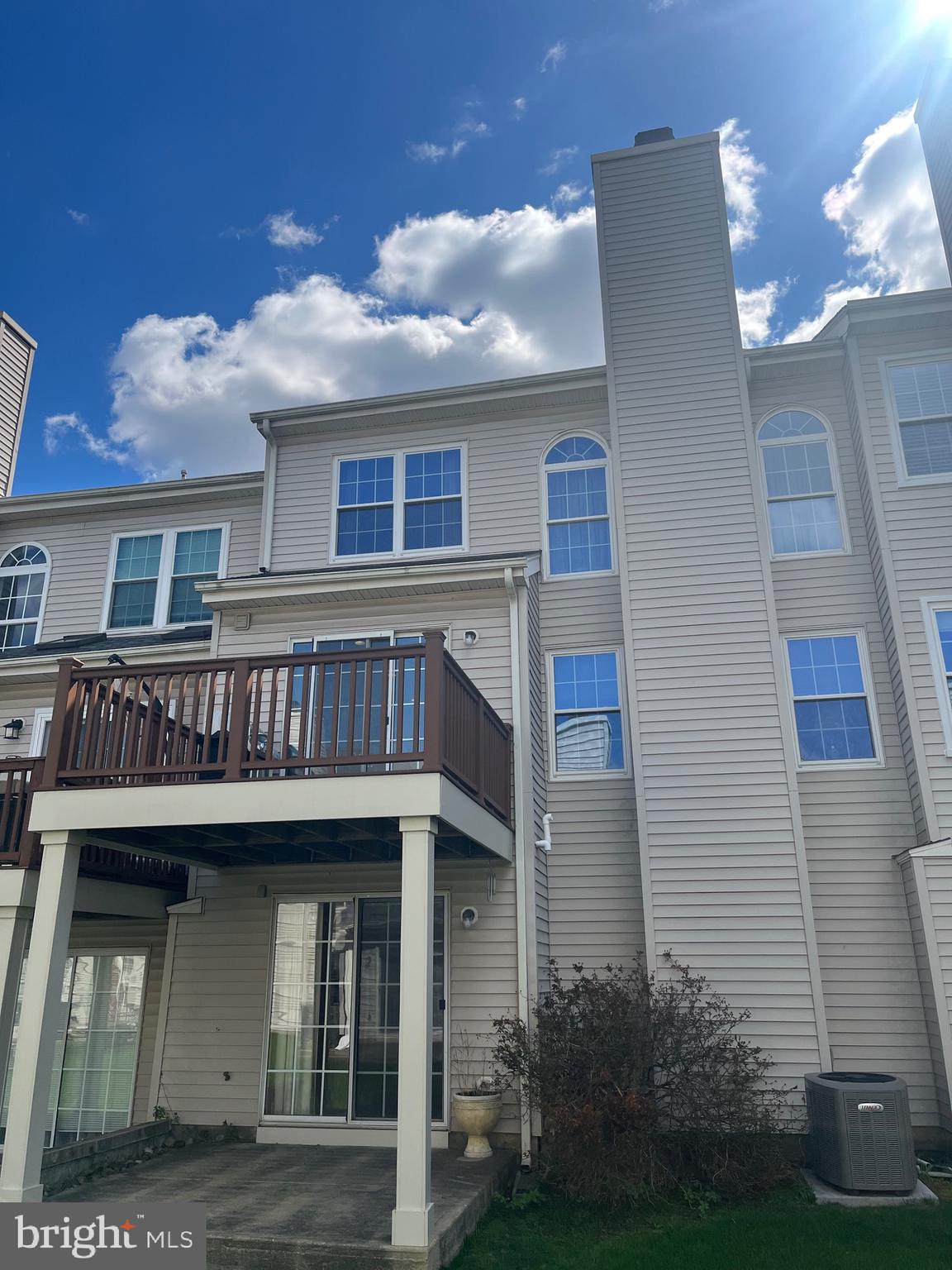 COUNTRY CROSSING - Residential