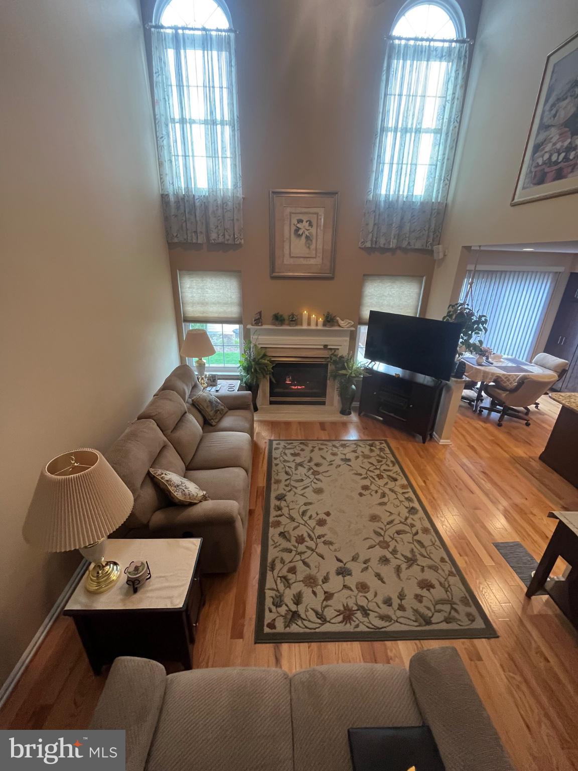 COUNTRY CROSSING - Residential